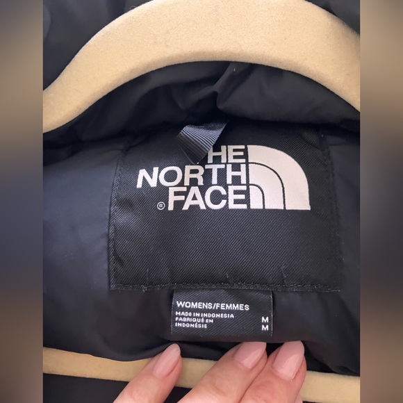 North Face Women’s Nuptse Short Jacket - Picture 5 of 5